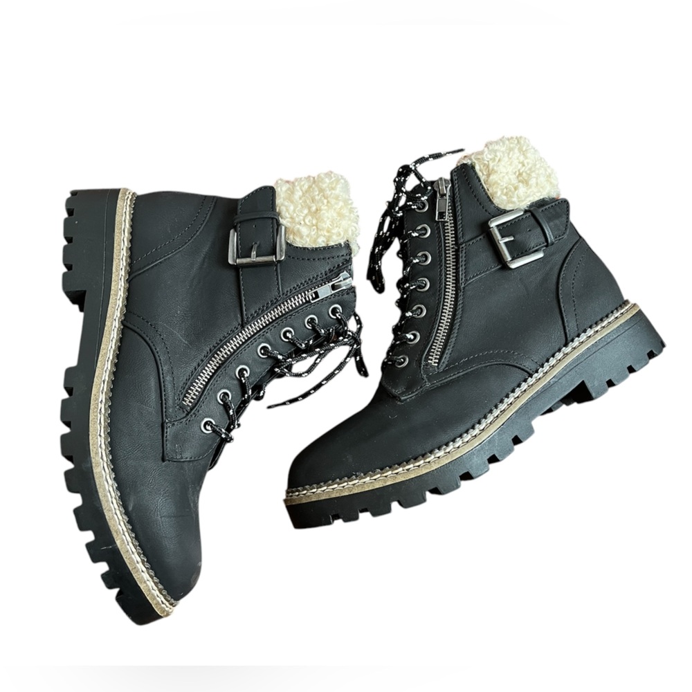 Women’s universal threads black boots